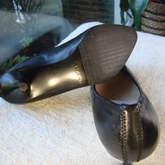 Tahari NWOT black cushion insole leather medium kitten heel pointy toe pumps S 6 - Picture 5 of 6